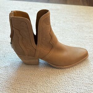 Brand new dolce vita ankle booties
